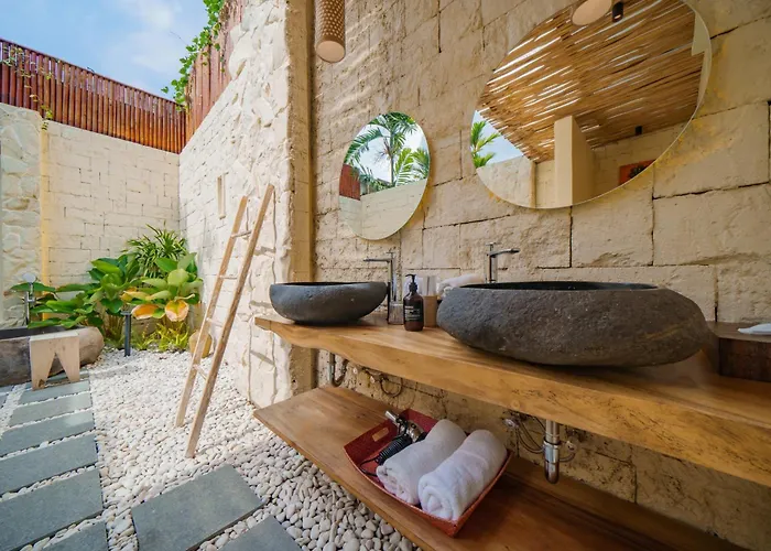 Eko - Tropical Villa, Walk To * Seminyak (Bali)